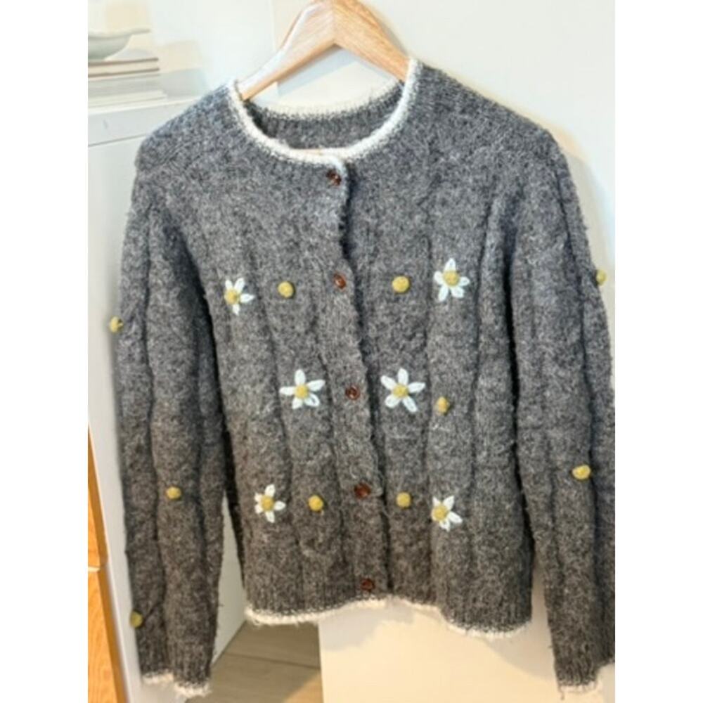 Vintage Daisy Knit Cardigan Cozy Cottagecore Sweater ✨
